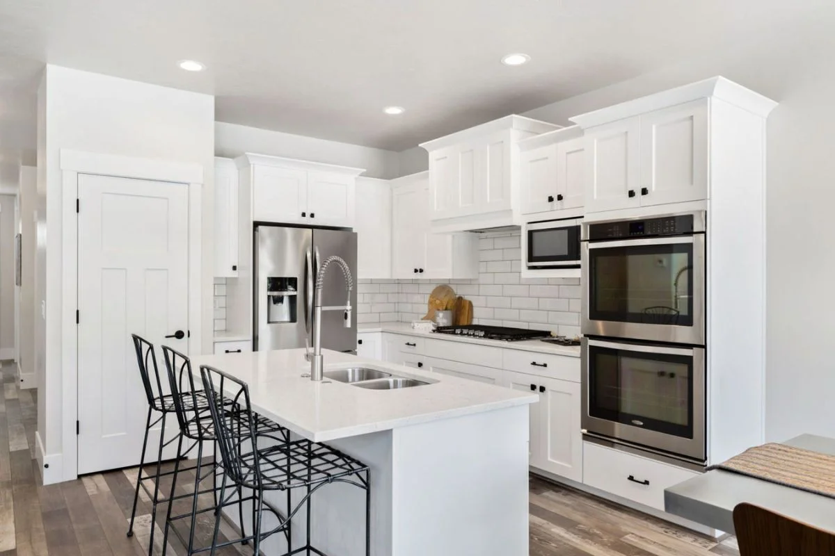 White Kitchen Cabinets